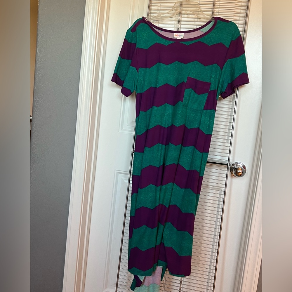 LuLaRoe high-low shirt dress